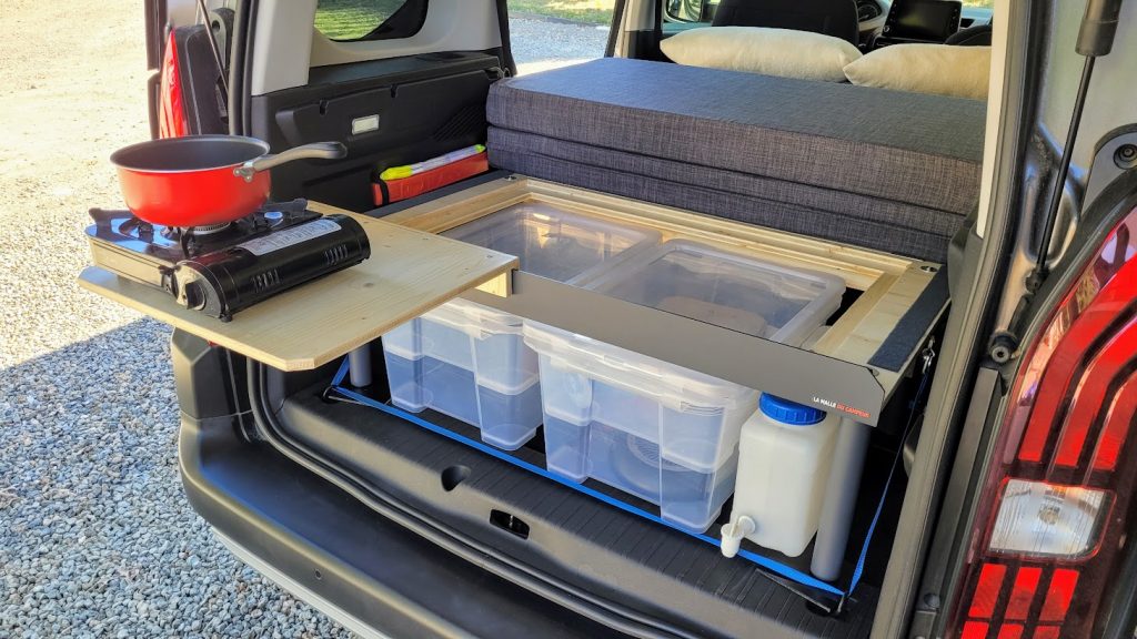 Cuisiner, manger, dormir dans votre véhicule (rifter berlingo, kangoo, partner, dacia jogger...