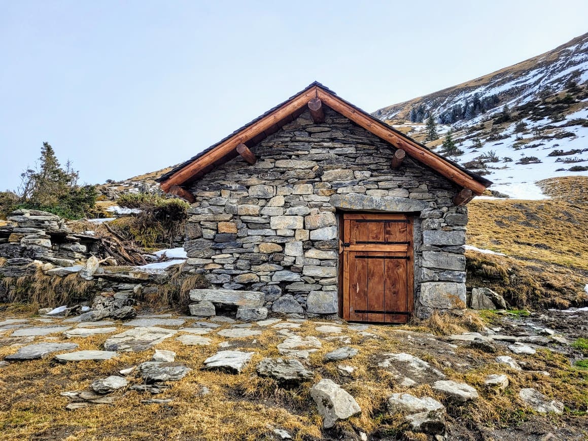 Voyagez dans les Pyrénées avec votre kit d'aménagement pour véhicule