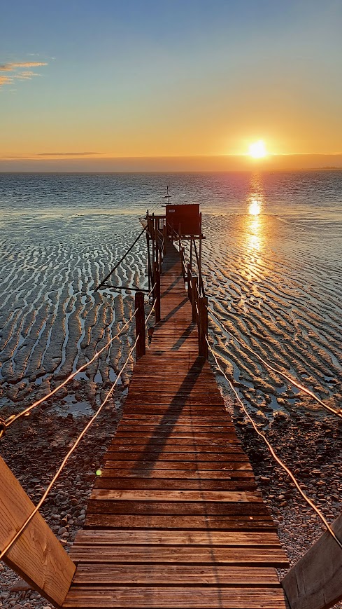 Dormir dans son véhicule aménagé au bord de la mer