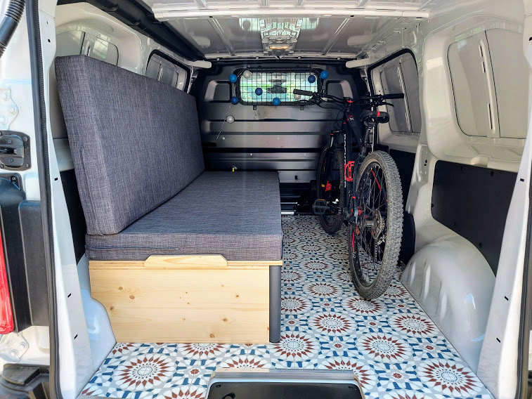 Kit van avec rangement pour vélo