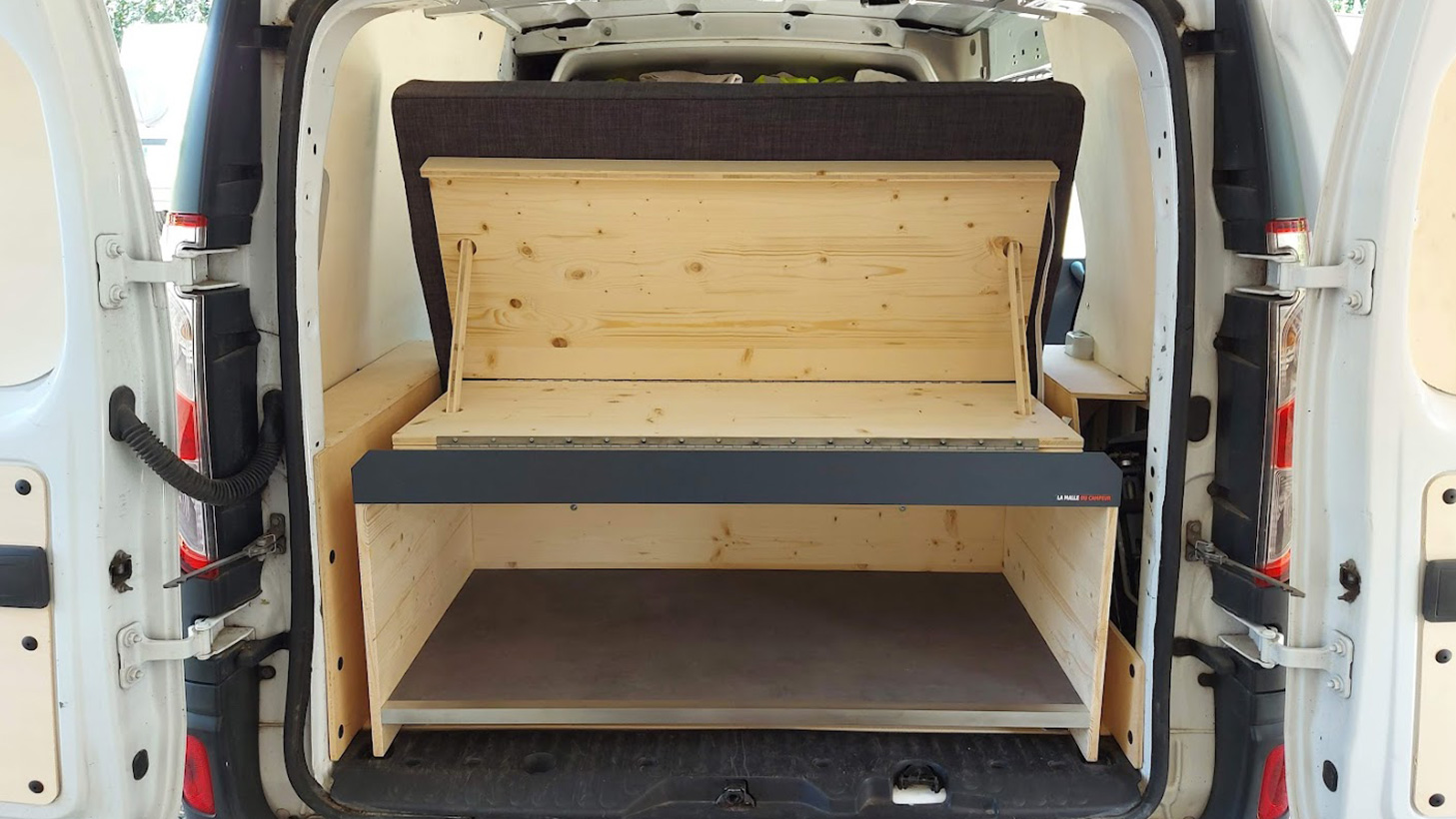 Malle confort artisanale fabriquée en France, aménagement pour ludospaces