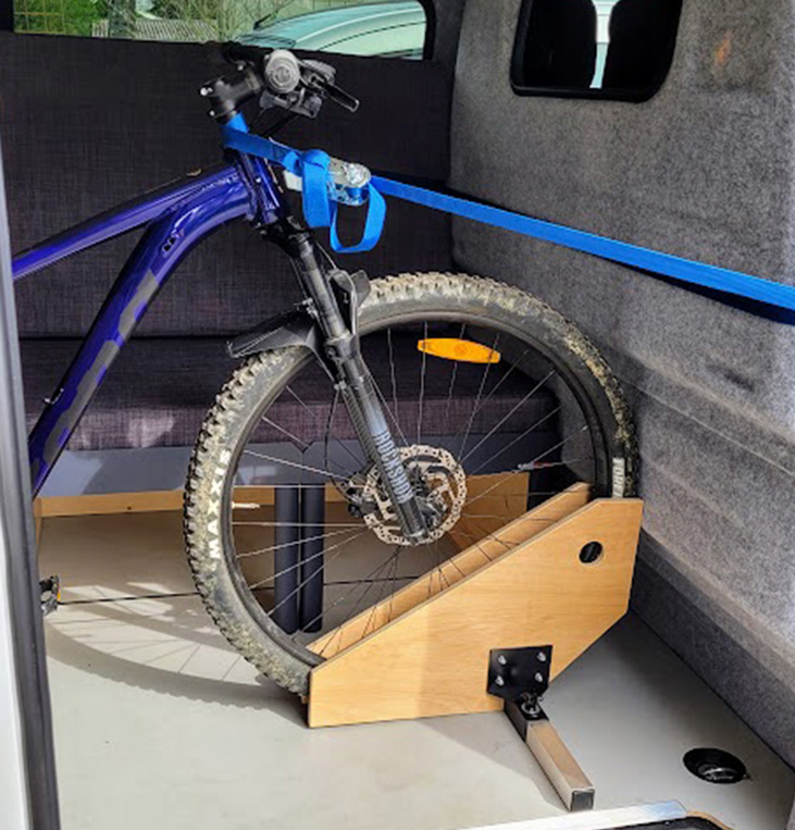 Support vélo pour vos voyages en fourgons et utilitaires, conçu à Tarbes (65)