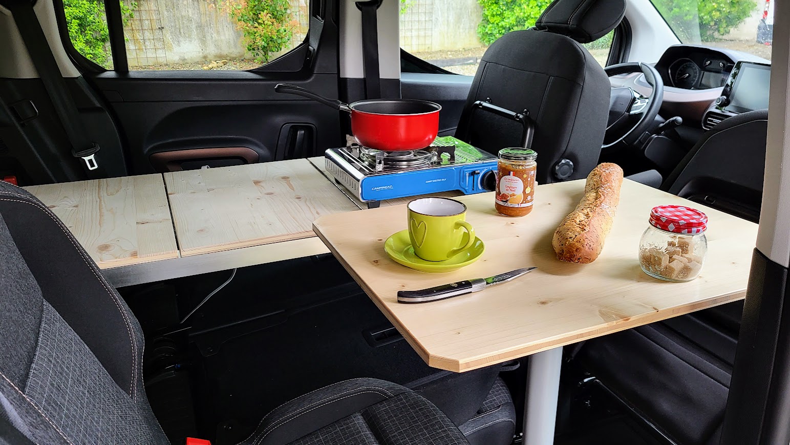 manger et dormir dans sa voiture