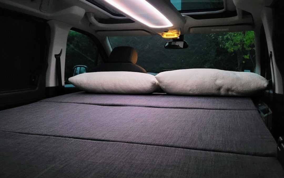 Lit pour dormir dans un ludospace ou une voiture