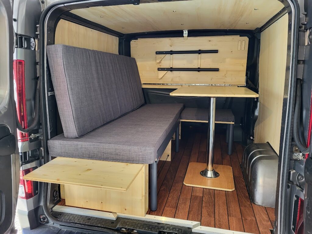 équiper un fourgon en camping-car avec La Malle Du Campeur
