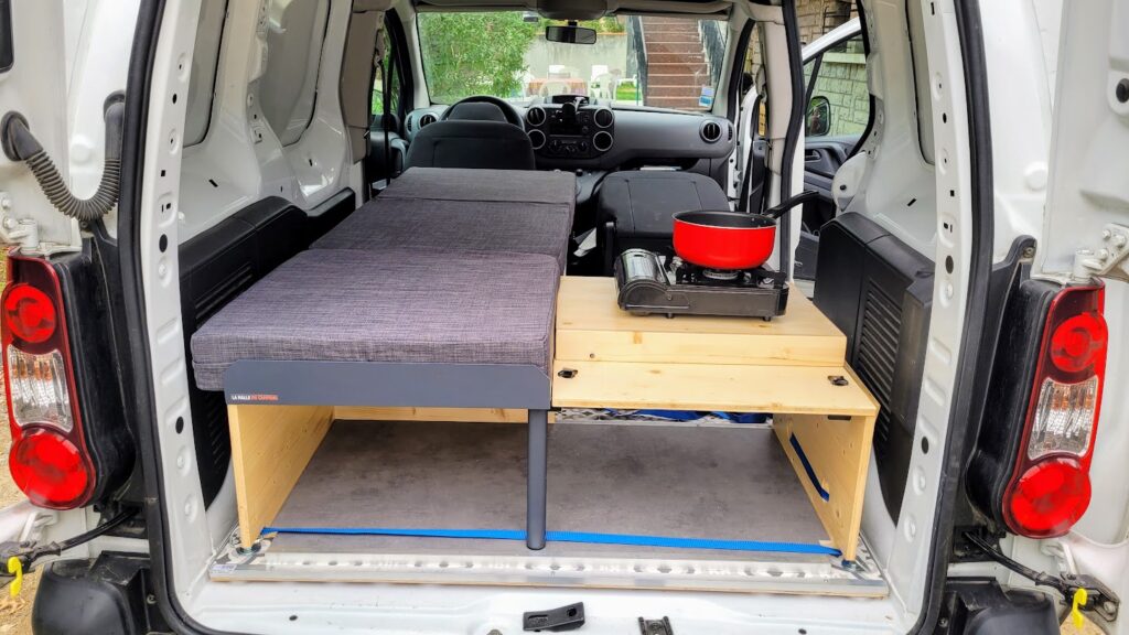 Berlingo aménagé avec le kit solo évolutif