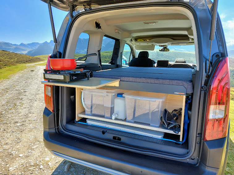 couchage pour voiture