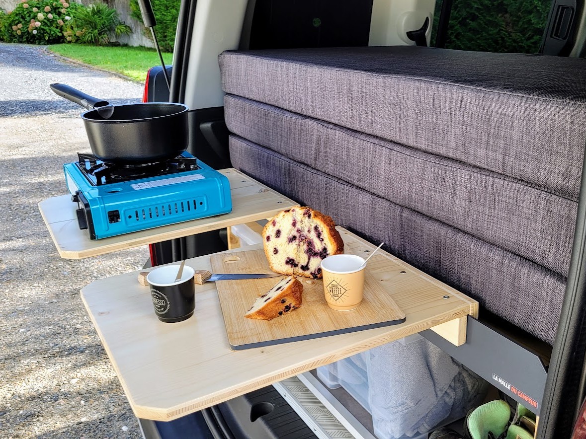 tablette amovible pour cuisiner à l'arrière de votre voiture