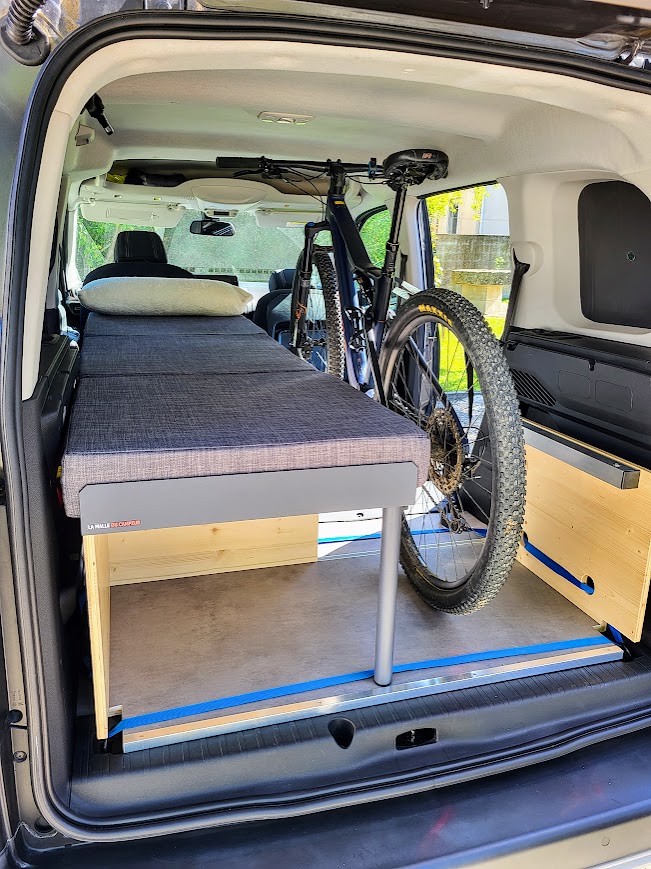kit solo ou duo pour dormir en voiture, la malle du campeur